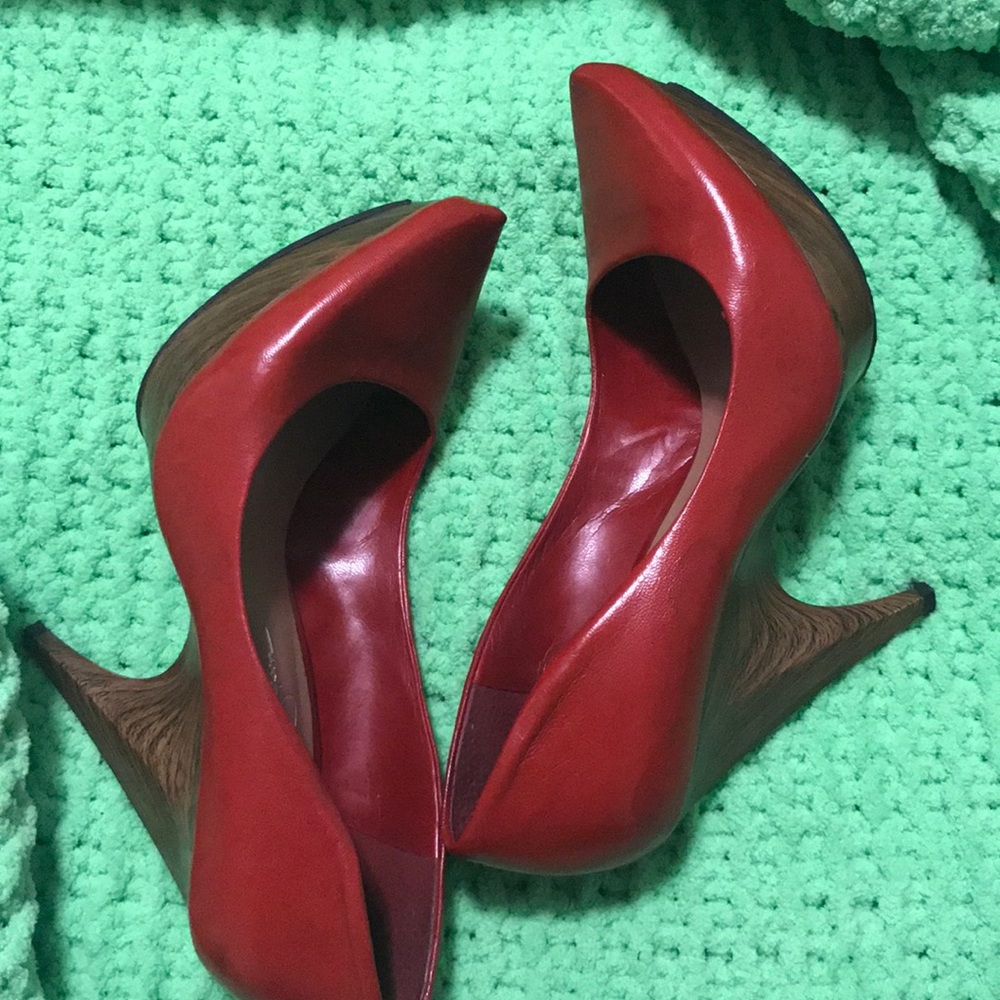 Jessica Simpson heels
